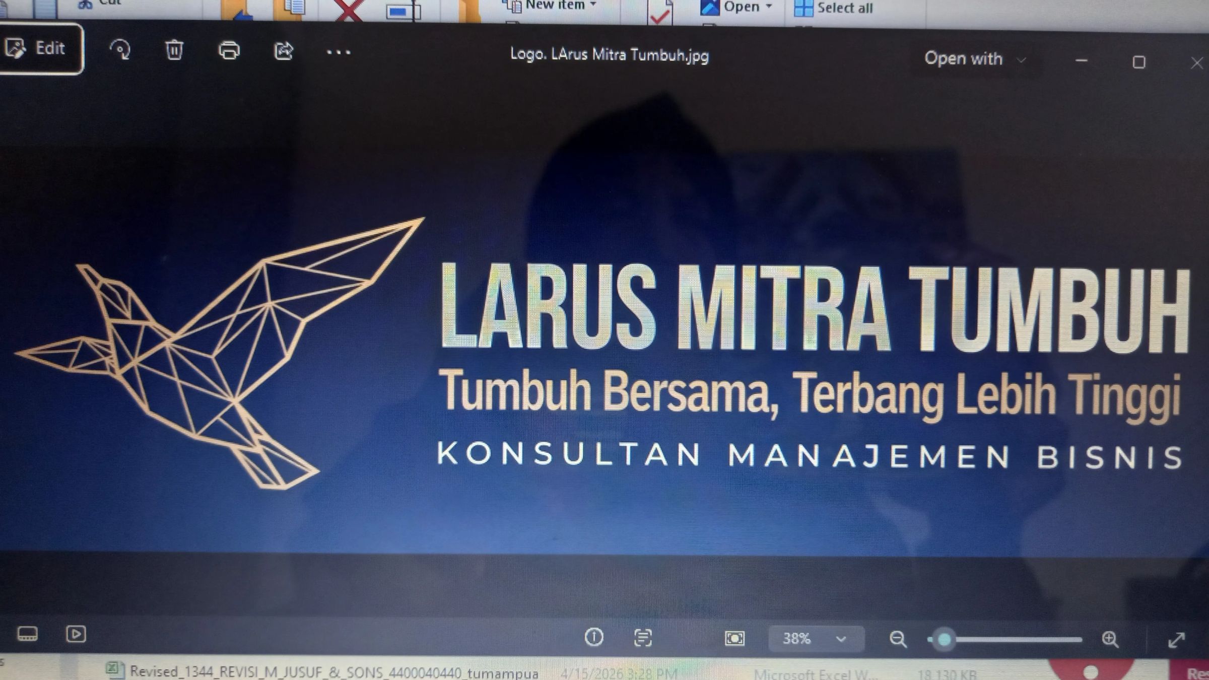 Logo CV.  LARUS MITRA TUMBUH